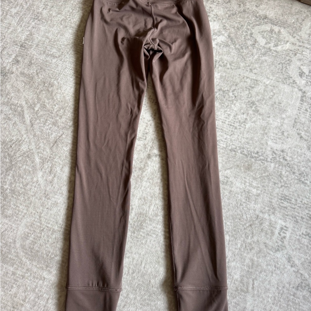 Vuori Daily Form Leggings Huckleberry XS - Picture 8 of 13